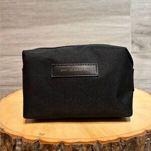 Like New! WANT Les Essentiels cosmetics bag / travel bag - black